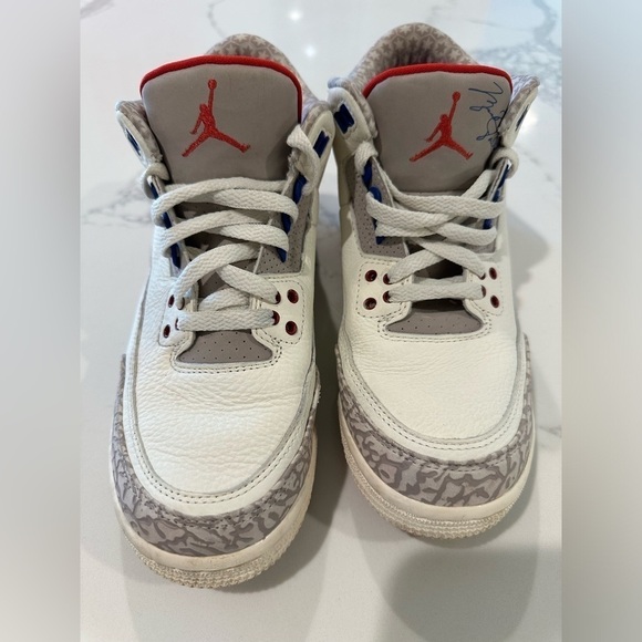 Nike Air Jordan 3 Retros International Flight True Blue EUC Youth Sz 7 - Picture 2 of 5